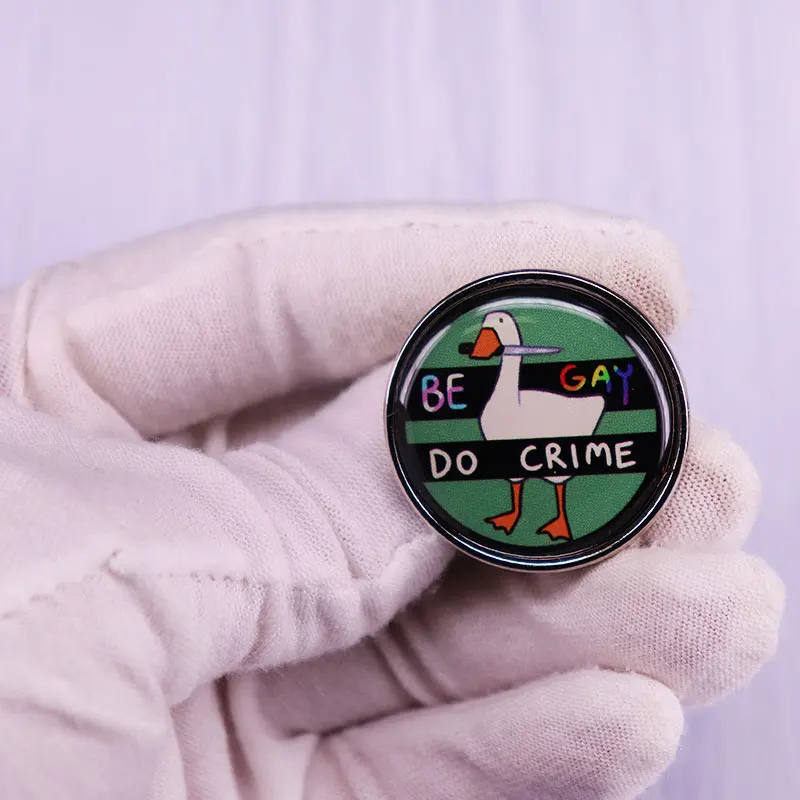 Lovely White Goose Enamel Pin Cartoon Animal Goose Holding A Knife In His Mouth Badge Lapel Backpack Pin Jewelry Gift Wholesale