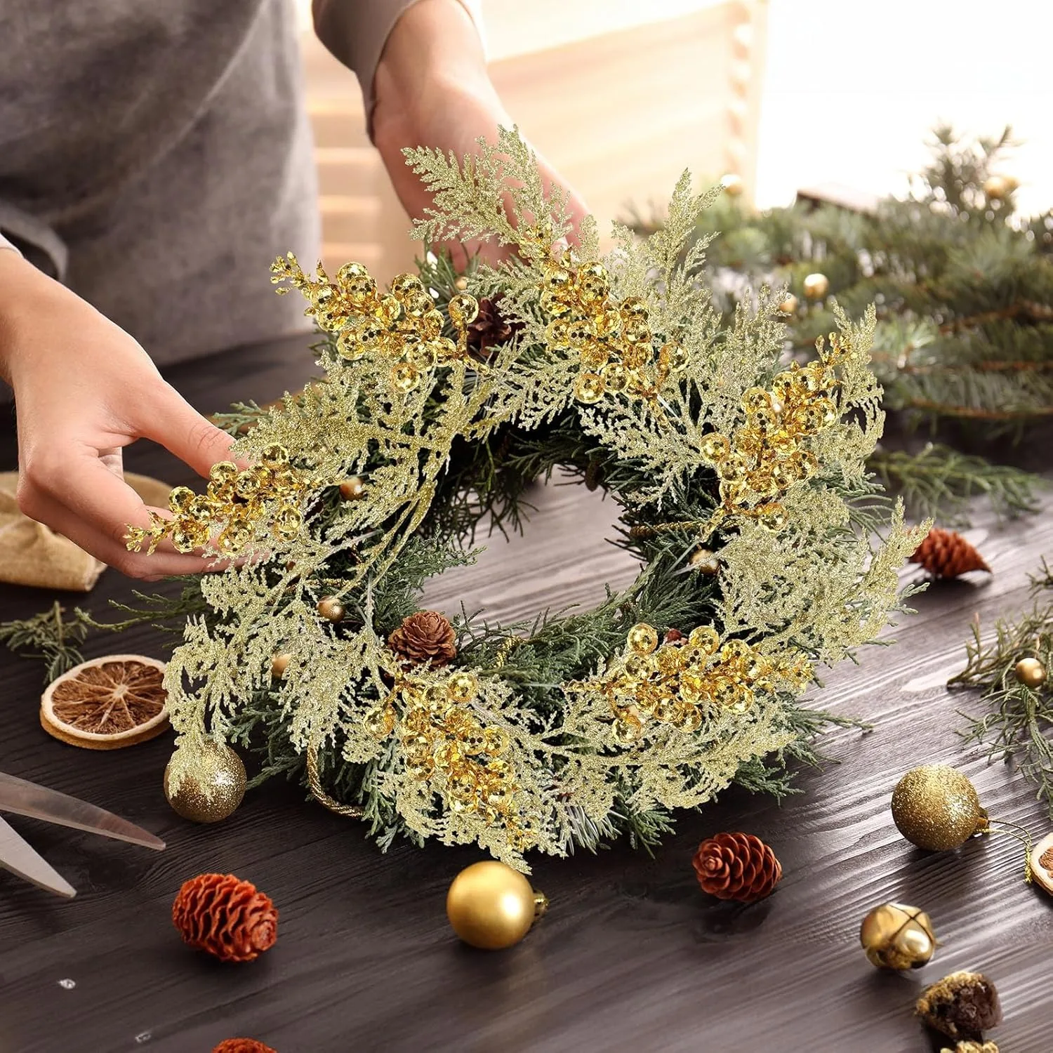 10 Stück goldene künstliche Blumen Beerenstrauß Weihnachtsdekoration Weihnachtsbaum Ornament für Heimdekoration Neujahr DIY Geschenkzubehör – Detail 7