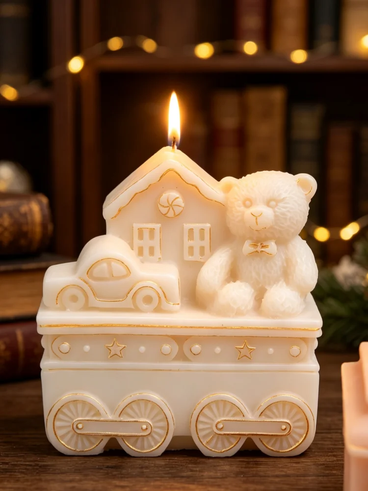 3D-Weihnachtszug-Silikon-Kerzenform, 4 Stile Lebkuchenmann, Bär, Haus, Lokomotive, Schlitten, Wachsform für DIY-Seife und Gips – Detail 1