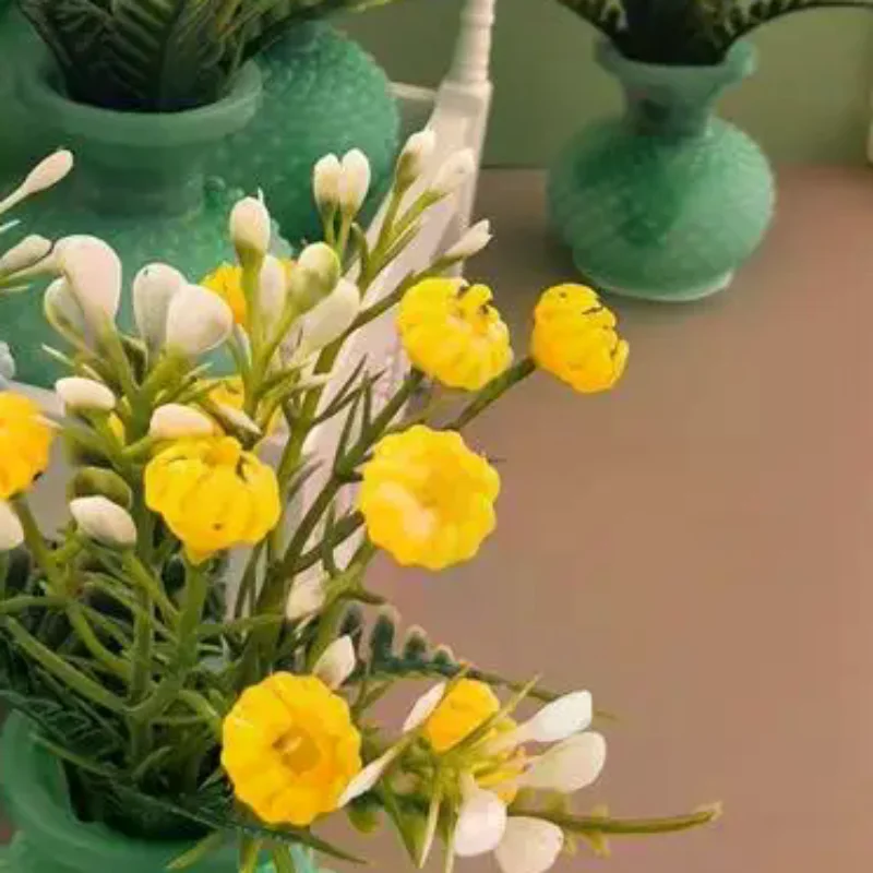 

1 шт. случайная миниатюрная цветочная ваза 1:12 для кукольного домика, имитация цветов, аксессуары для DIY, цветные цветочные растения в горшках, модель из смолы