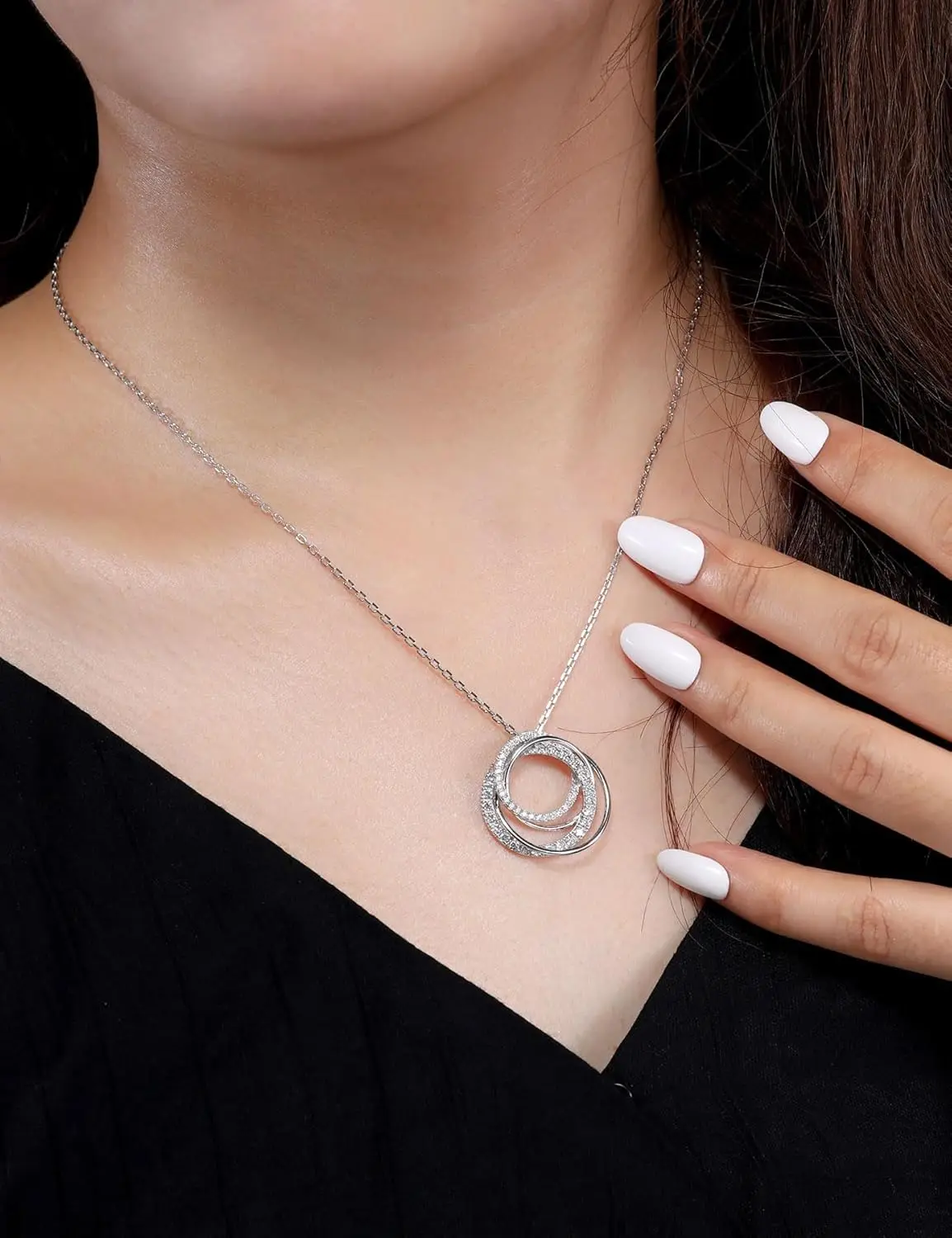Moissanite Interlocking Circle Pendant Necklace for Women 925 Sterling Silver Adjustable Chain 4 Generations Necklace Jewelry