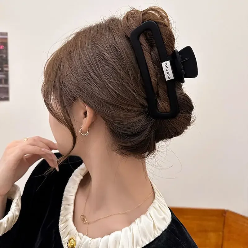 3 pçs elegante fosco carta grampos de cabelo para mulheres grande tubarão braçadeira grampos de cabelo parte de trás da cabeça apertos de cabelo elegantes acessórios de cabelo