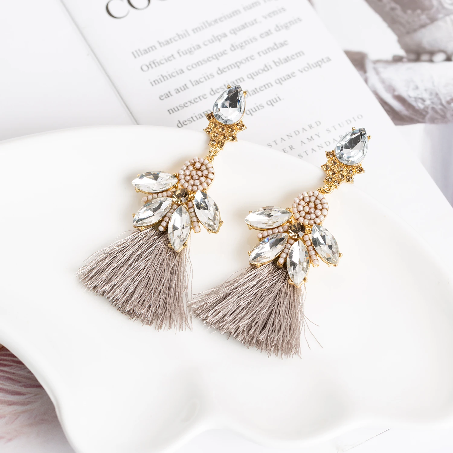 Bohemian Bee Design Long Thread Tassel Drop Earrings for Women Girls Fashion Deliate Bead Handmade Earring Holiday Jewelry Gift