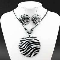 Girl Women's Zebra pattern Design Necklace Earrings Natural Shell Jewelry Set Butterfly Jewellry for Lady Gift