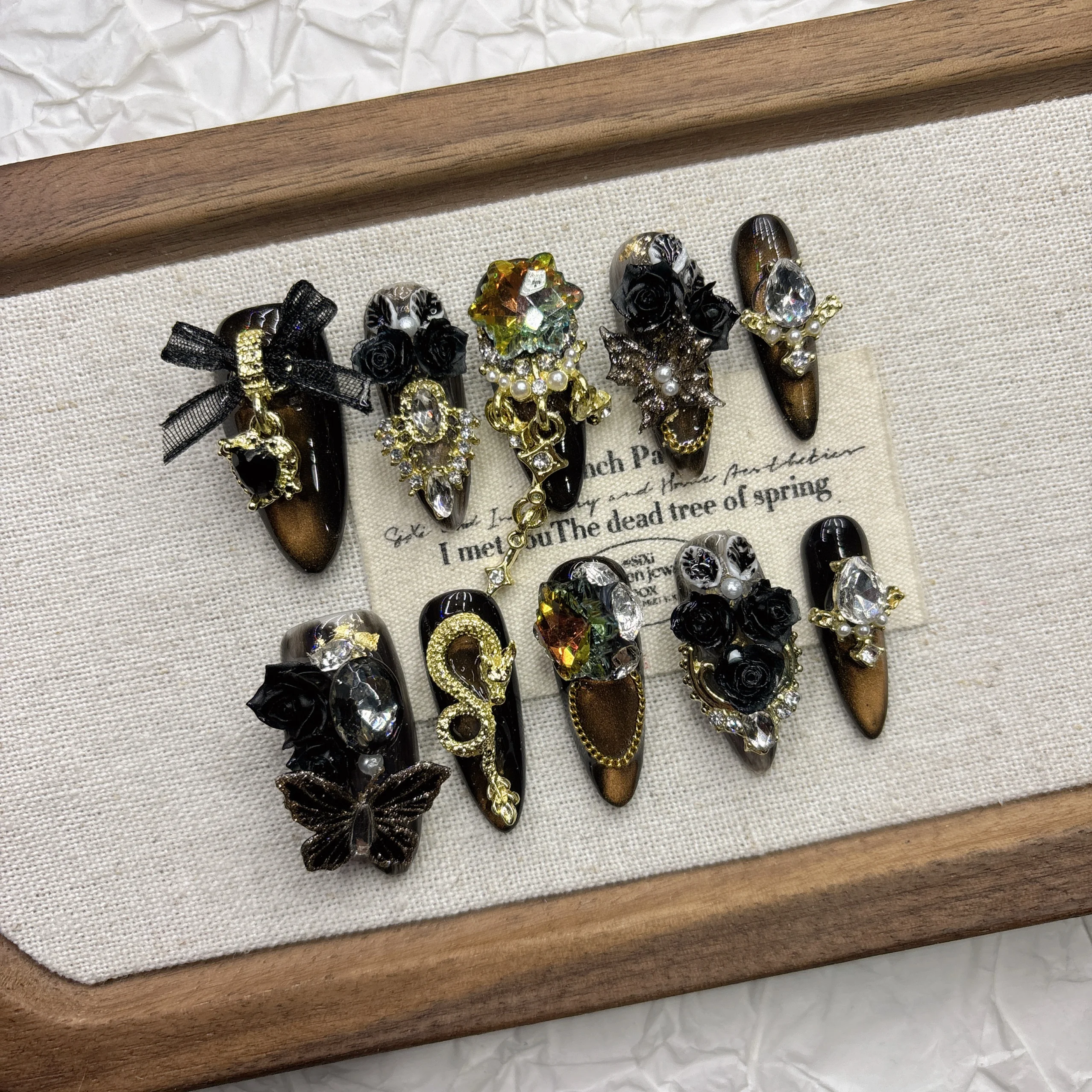 Zwart goud patroon gotische pers op nagels Heavy Duty handgemaakte 3D rozen iriserende diamanten Metalen accessoires Ideaal voor Gothic Hig