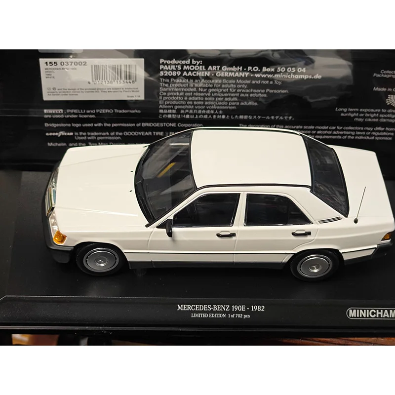 1/18 Scale 190E (W201) 1984 Alloy Car Model Collection Ornaments