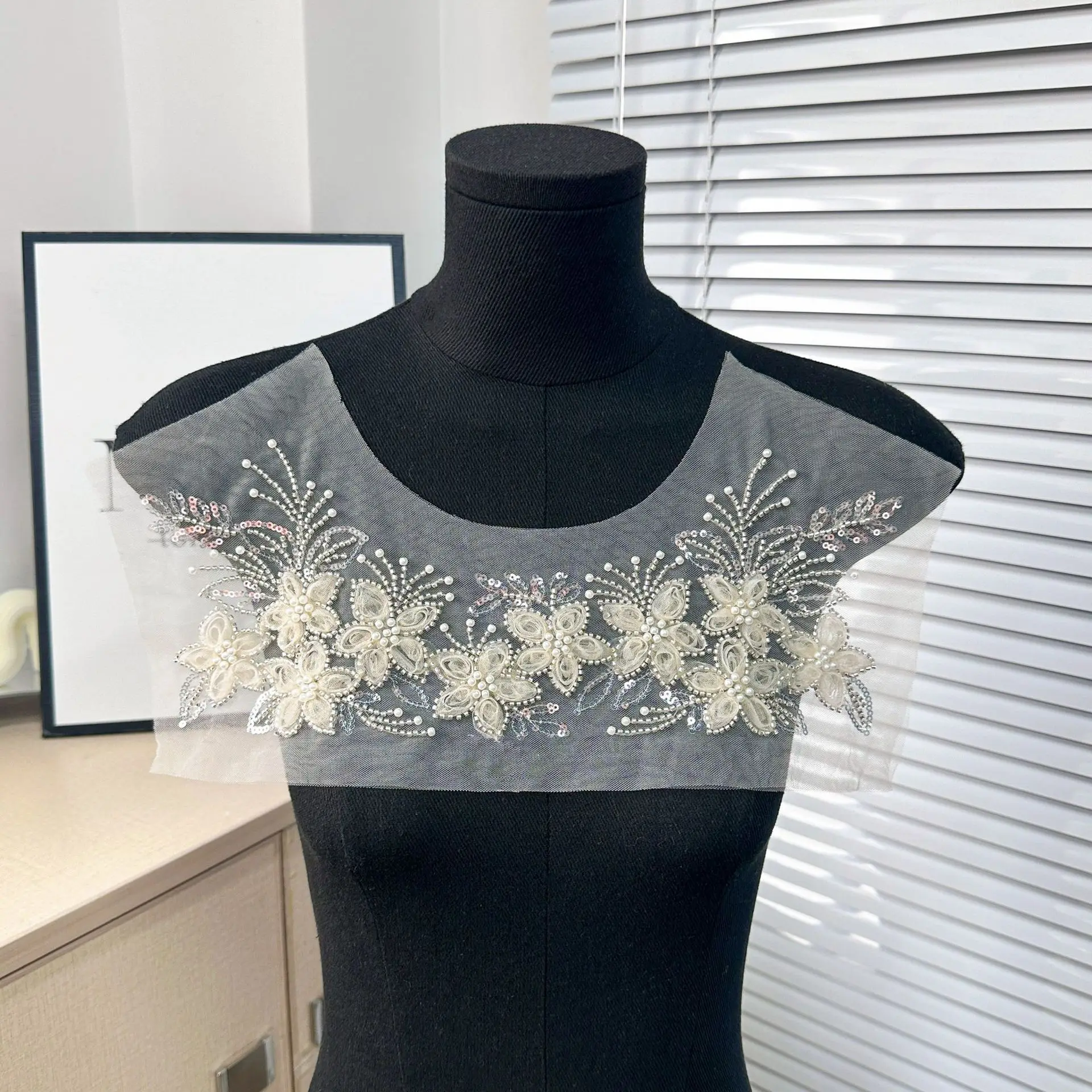 Mesh pearl embroidery, three-dimensional embroidery, lace beaded appliqué, wedding dress accessories, fabric patches