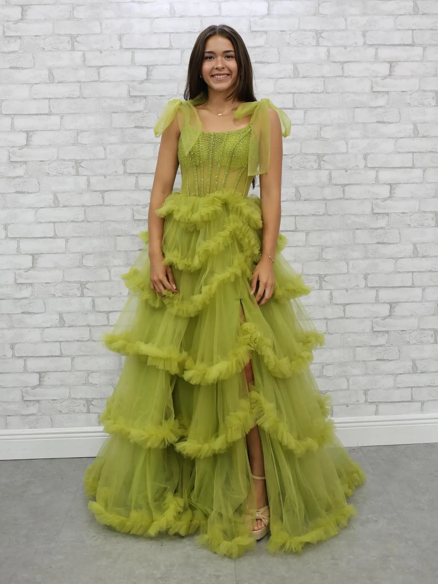 

Tulle Luxurious Prom Dresses Tiered Pleats Corset With Glitter Bow Spaghetti Straps Evening Gowns Fashion Graduation Dress 2026