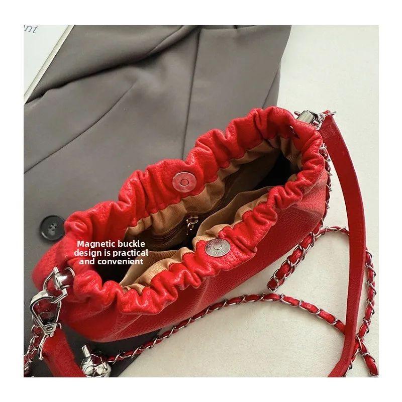 حقيبة كتف من البولي يوريثان بحزام كتف مزدوج مع إبزيم مغناطيسي بتصميم مفتوح بلون سادة وبسيط وحقيبة ساعي البريد ذات ثنيات #4