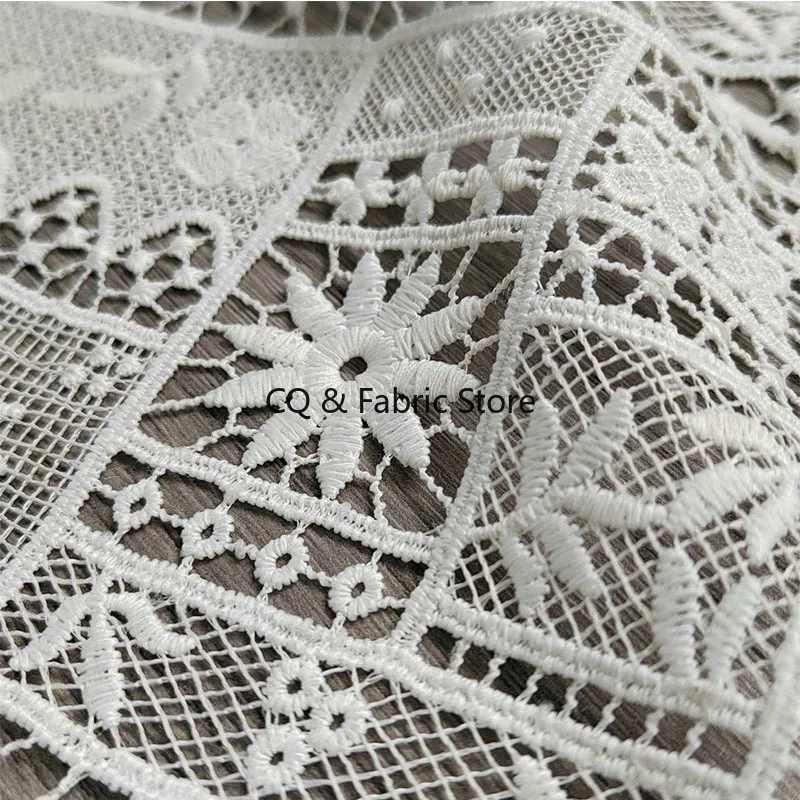 Tessuto di pizzo ricamato solubile in acqua bianco sporco per abbigliamento, abito, tessuto di design, materiali decorativi fai da te fatti a mano
