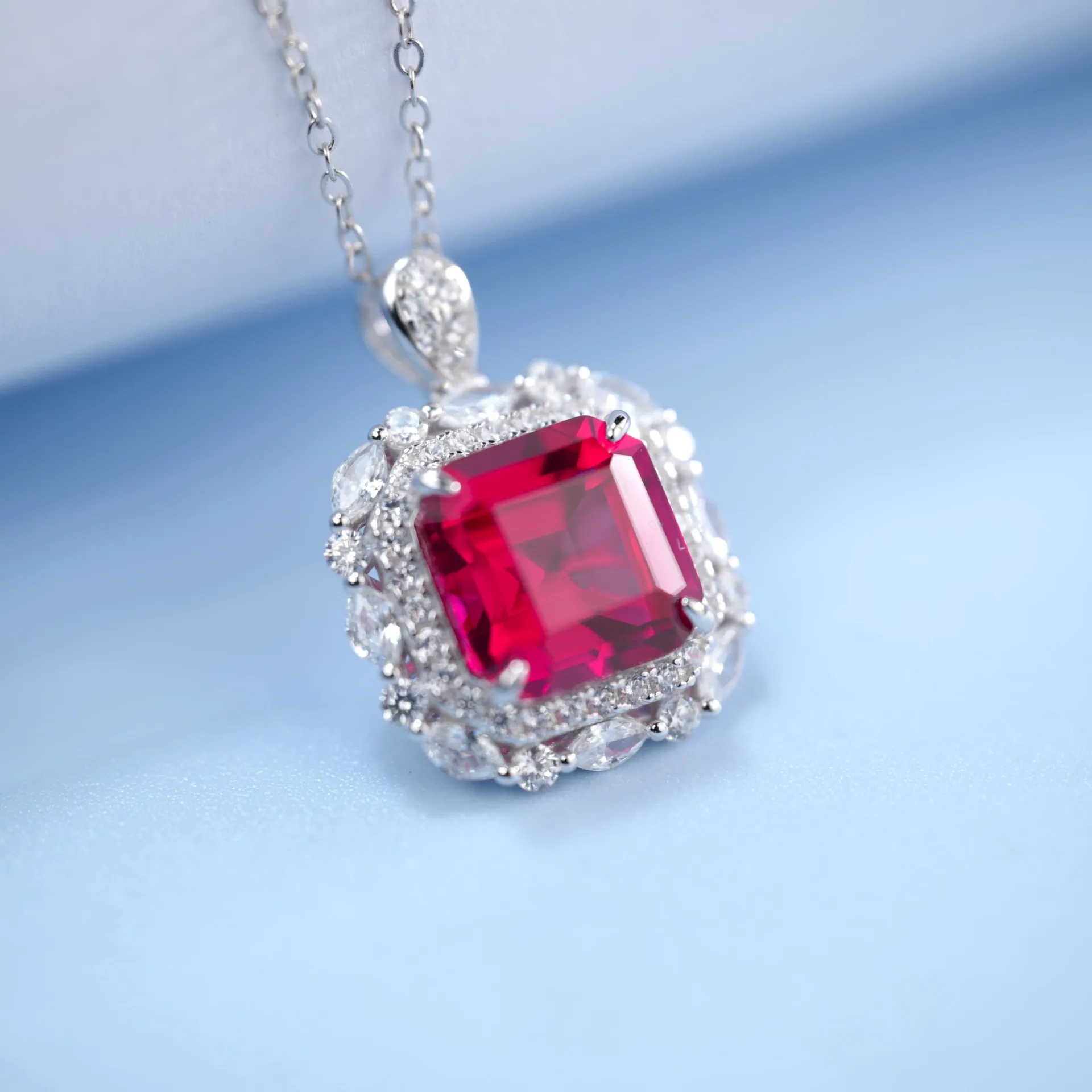 

Full Diamond Square Aquamarale Pendant Necklace Women S925 Silver Saturated Color Light Luxury Elegant Choker Jewelry Gift