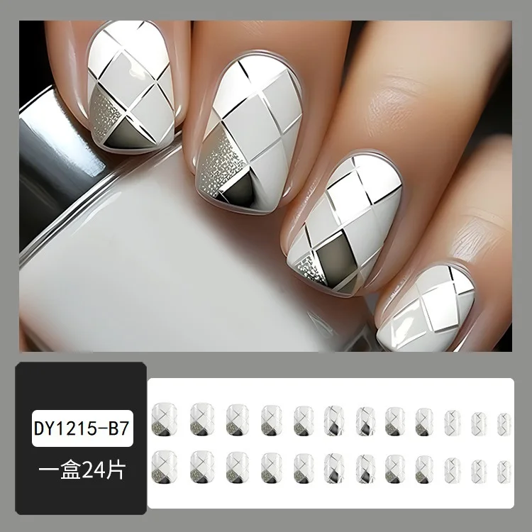 24pcs/box Grey white diamond check Fake Nails Short Square Head Nail French Nail Tips Press on Nails Waterproof Faux Fingernails