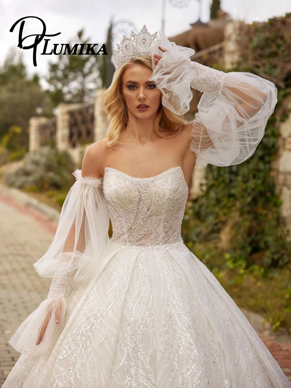 

Charming Strapless Wedding Dress Sexy Beaded Bridal Gown Elegant Sleeveless Applique Floor-Length Wedding Gown Customized