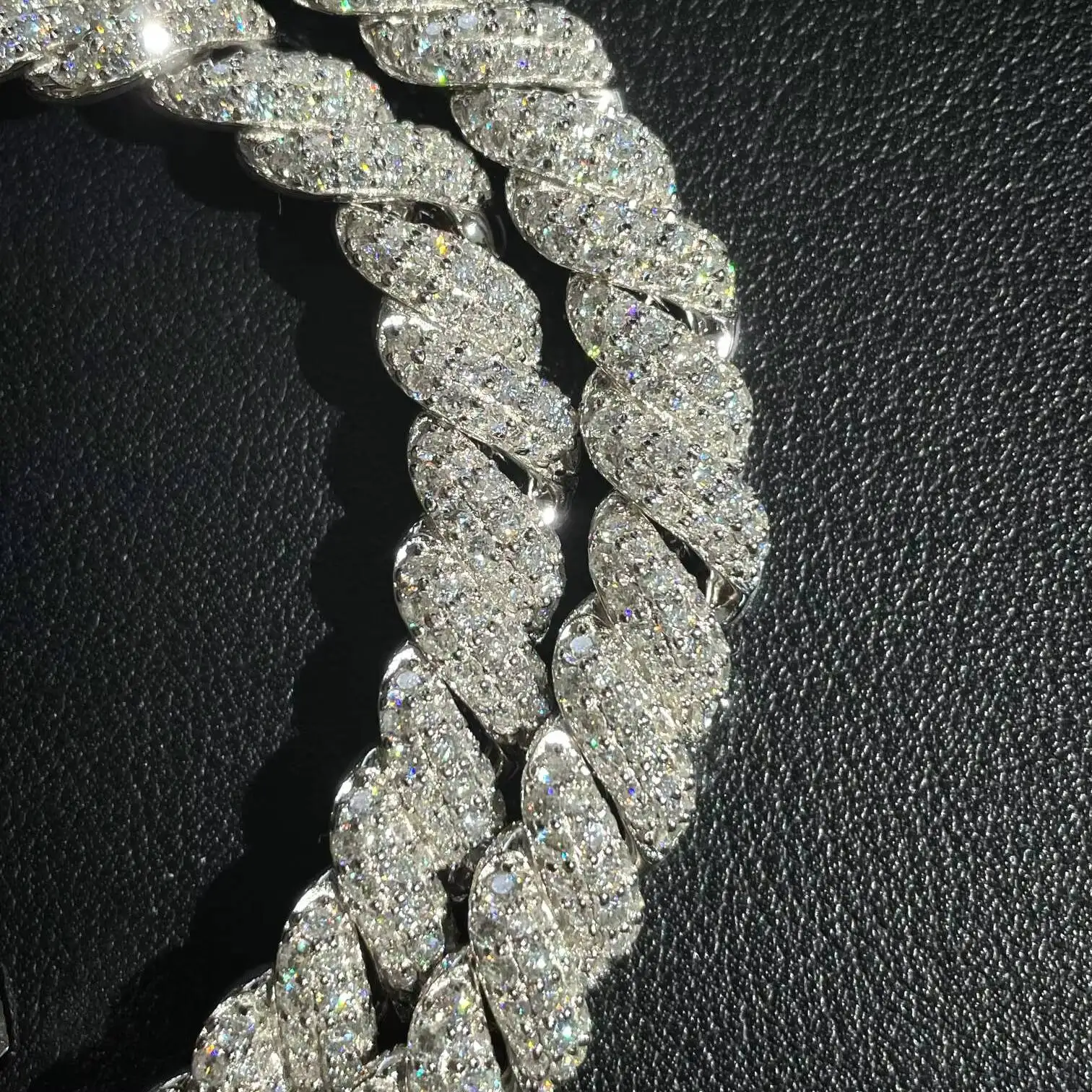 Fashion VVS D White Moissanite Diamond Cuban Link Twisted Chain Necklace Hip Hop Sterling Silver 925 Cuban Link..