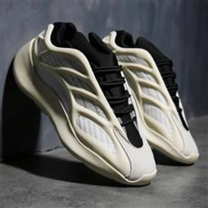 

2025Summer New Breathable Comfortable Lightweight High Quality Coconut Luminous Fashion Running Casual Shoes Couple Style36-45