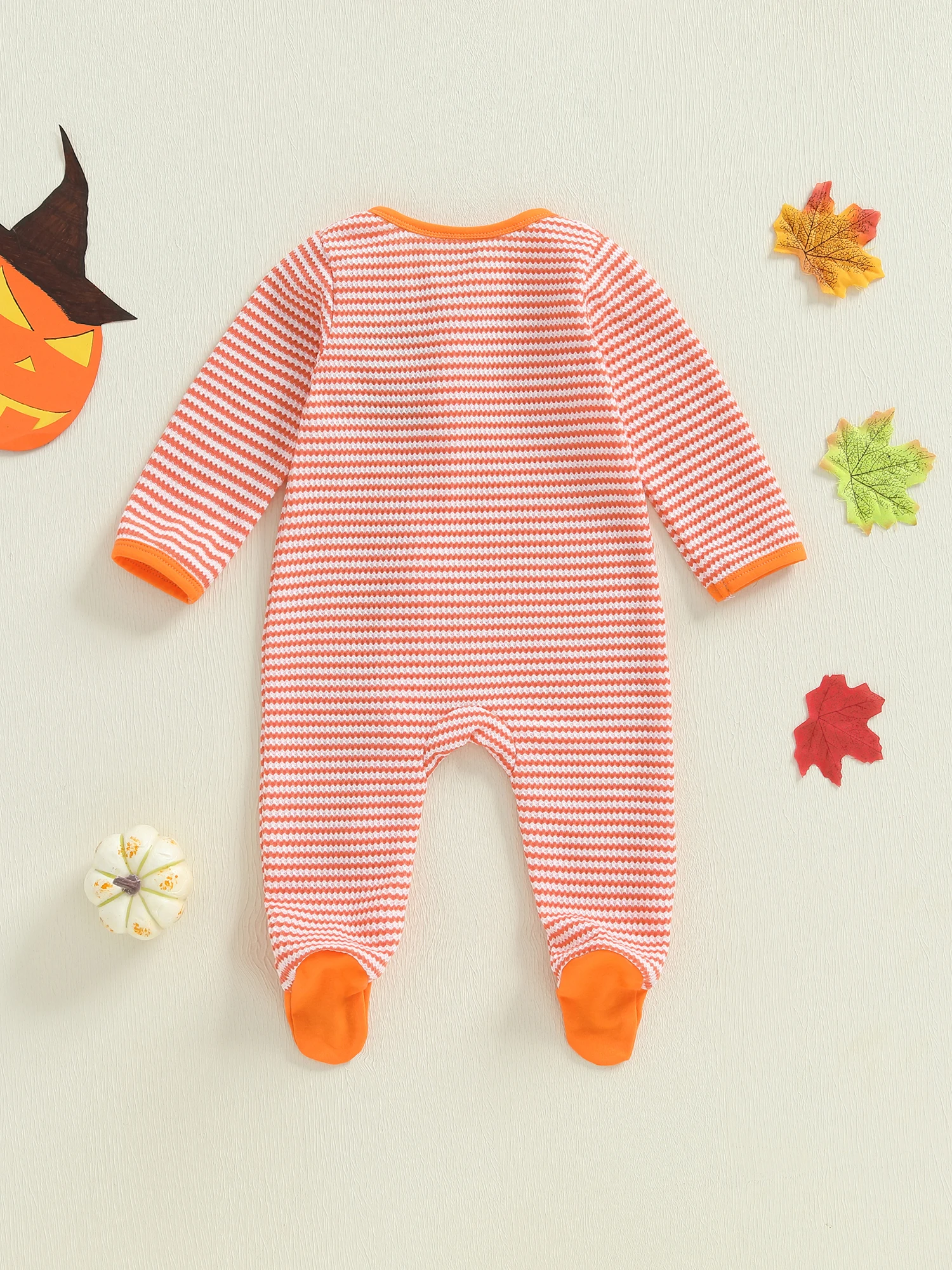 

Очаровательный детский комбинезон в полоску с тыквой на Хэллоуин, комбинезон на молнии с вышитыми буквами и длинными рукавами для новорожденных