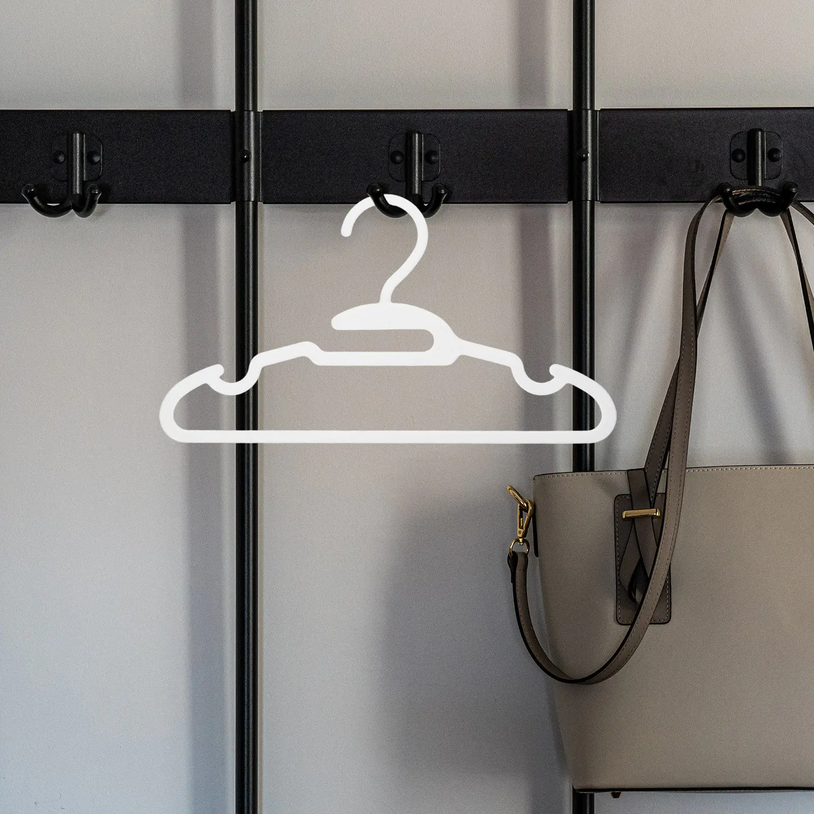 

30Pcs 's No-Slip Hangers Plastic Clothes Organizers Strong Load-Bearing Closet Rack Wardrobe Storage