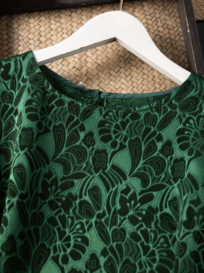 Comfortable Temperament Dark Green 50% Natural Mulberry Silk 50% Viscose Jacquard Satin Round Neck Long Sleeved Dress