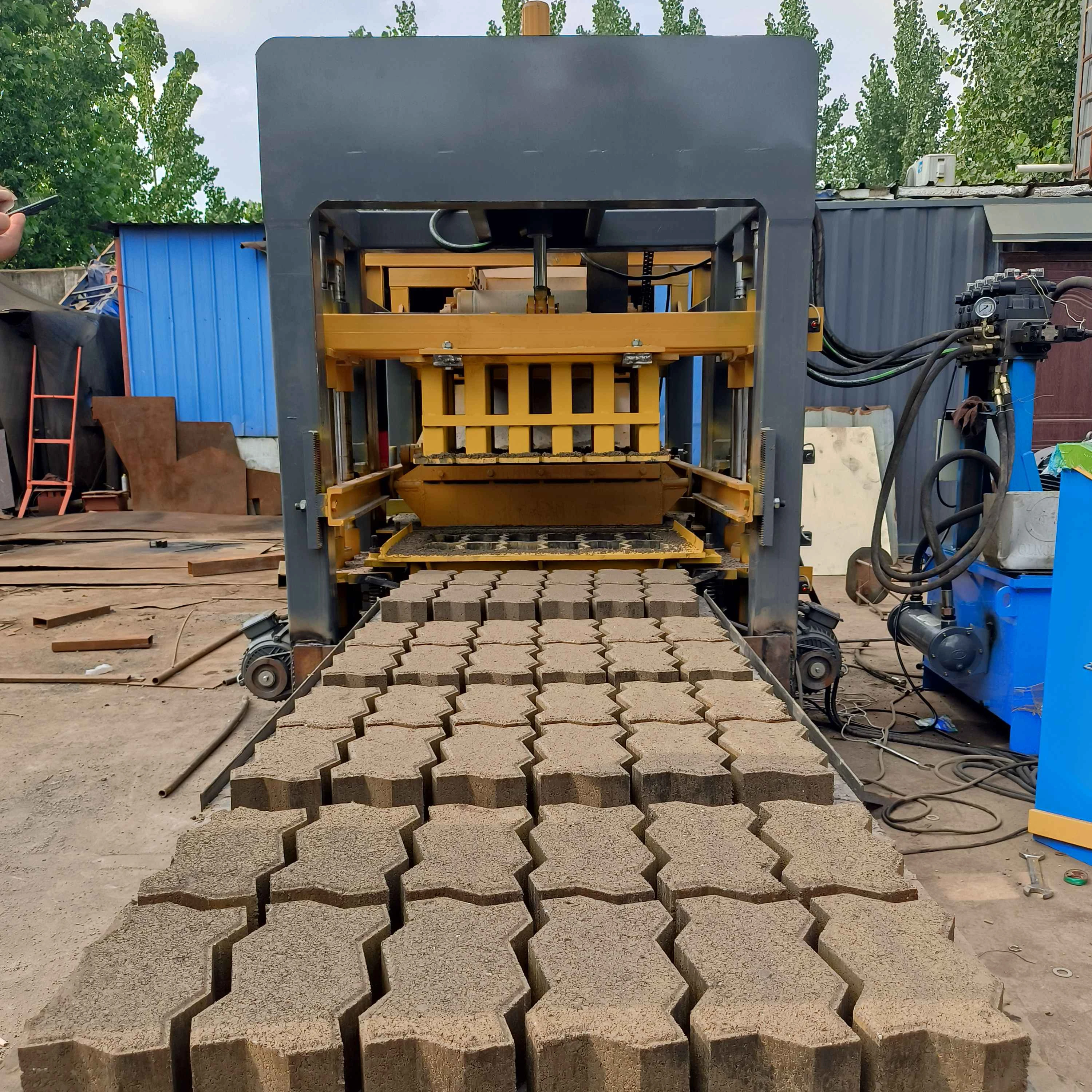 Custom Size Oriented Concrete Block Forming Gear Brick Making Machine for Special‑spec Construction Brick Batch Production