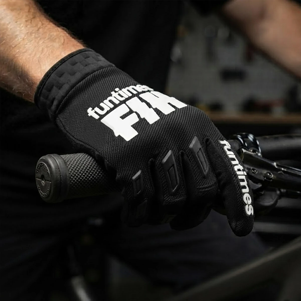 FUNTimes Cycling Gloves - Full Finger,  Running & Fitness, Black, Cycling Accessories Motorcycle Gloves