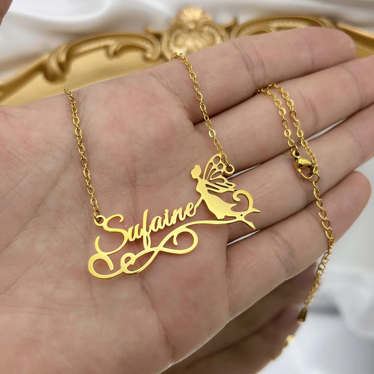 

Lateefah Stainless Steel Angel Fairy Name Customized Necklace Personality English Letter Pendant Clavicle Chain jewelry Collares