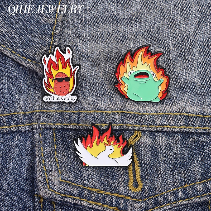 Alfileres esmaltados de ganso y rana de animales de dibujos animados Arson, insignias de llama de patata picante personalizadas, broches de solapa para mochila, regalo de joyería para amigos