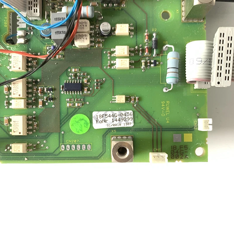 لوحة القيادة F5 22KW 18F544G-0436 بحالة جيدة