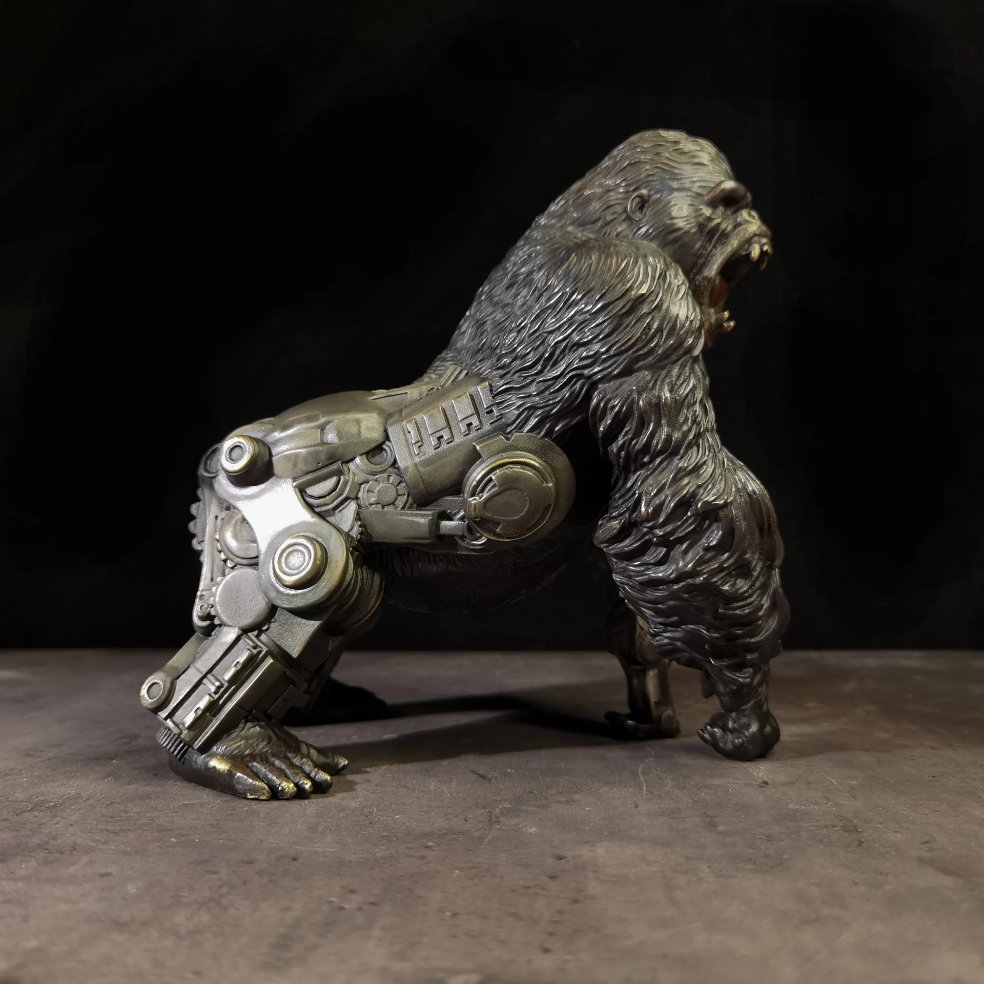 Famous sculptor Collectible works Postmodernism bronze Sculpture ART Mechanical gorilla HOME  office Bar Decorative statue