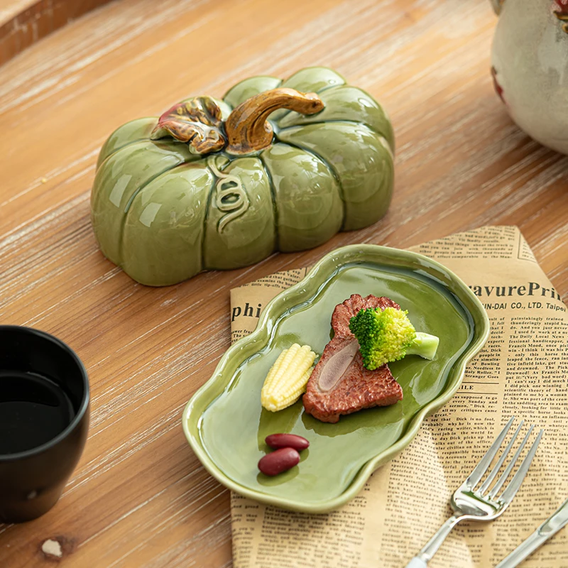 Creative ceramic dinner plates with novel pumpkin shaped lids kitchen and restaurant utensils bowls and New Year holiday gifts