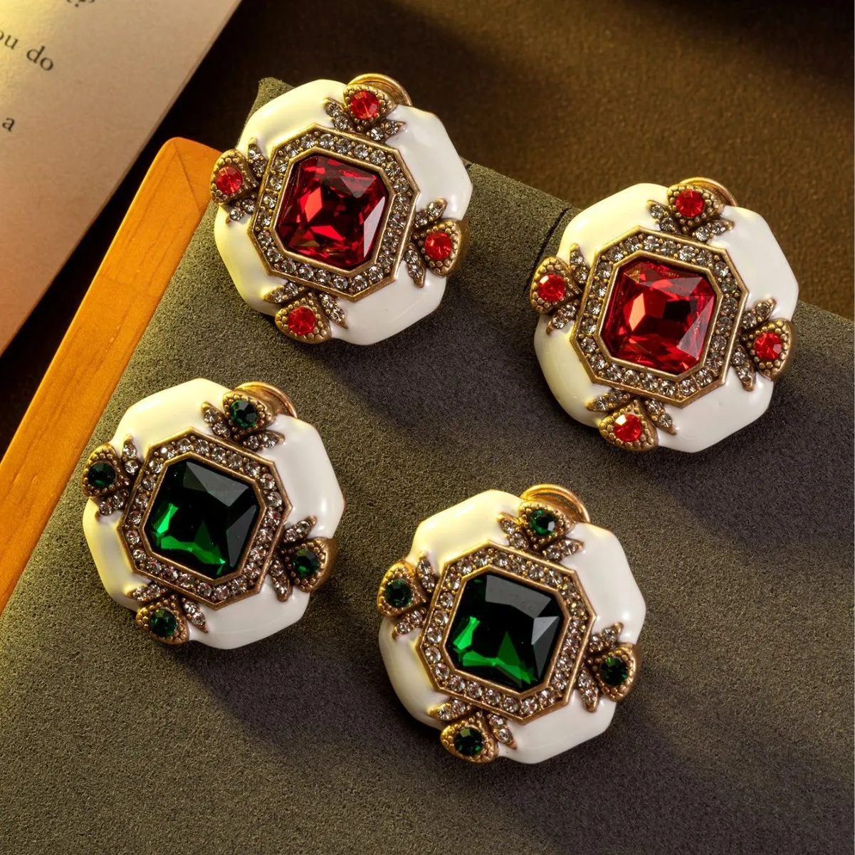 

Medieval Vintage White Enamel Square Rhinestone Paved Stud Earrings, Palace Style Light Luxury High-end Middle-aged Earrings