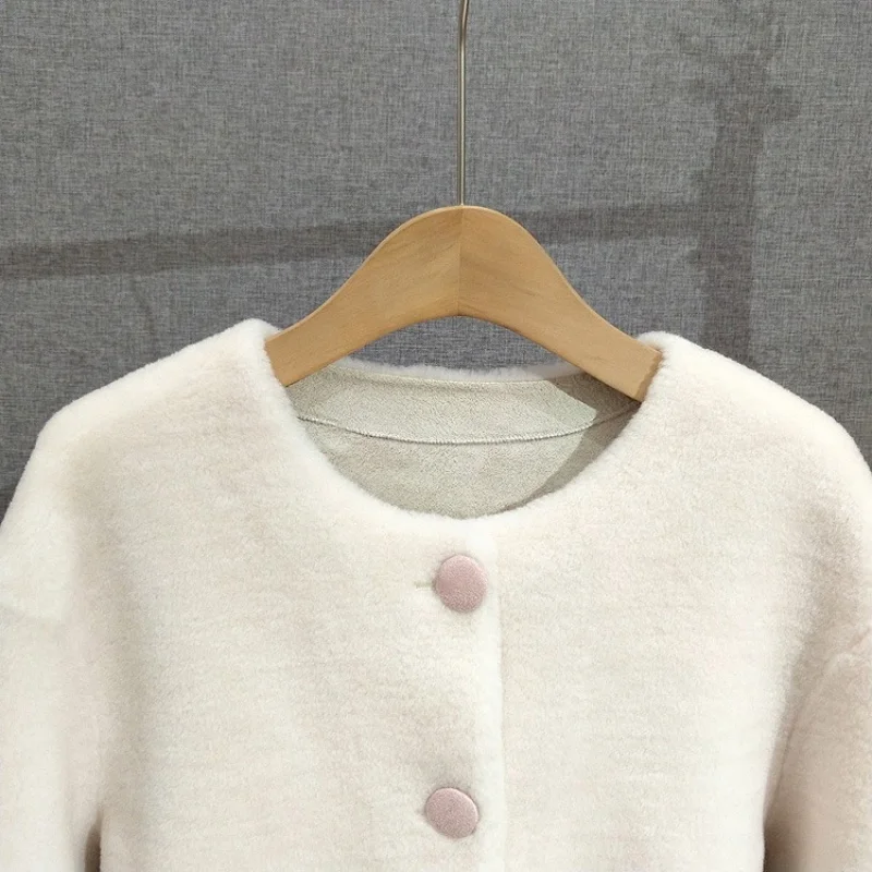 2025 herbst Winter Neue Ankunft Elegante Stil Reiner Wolle Mantel Dame Mädchen Mode Trend Schafe Lammfell Kurze Jacke JT 513