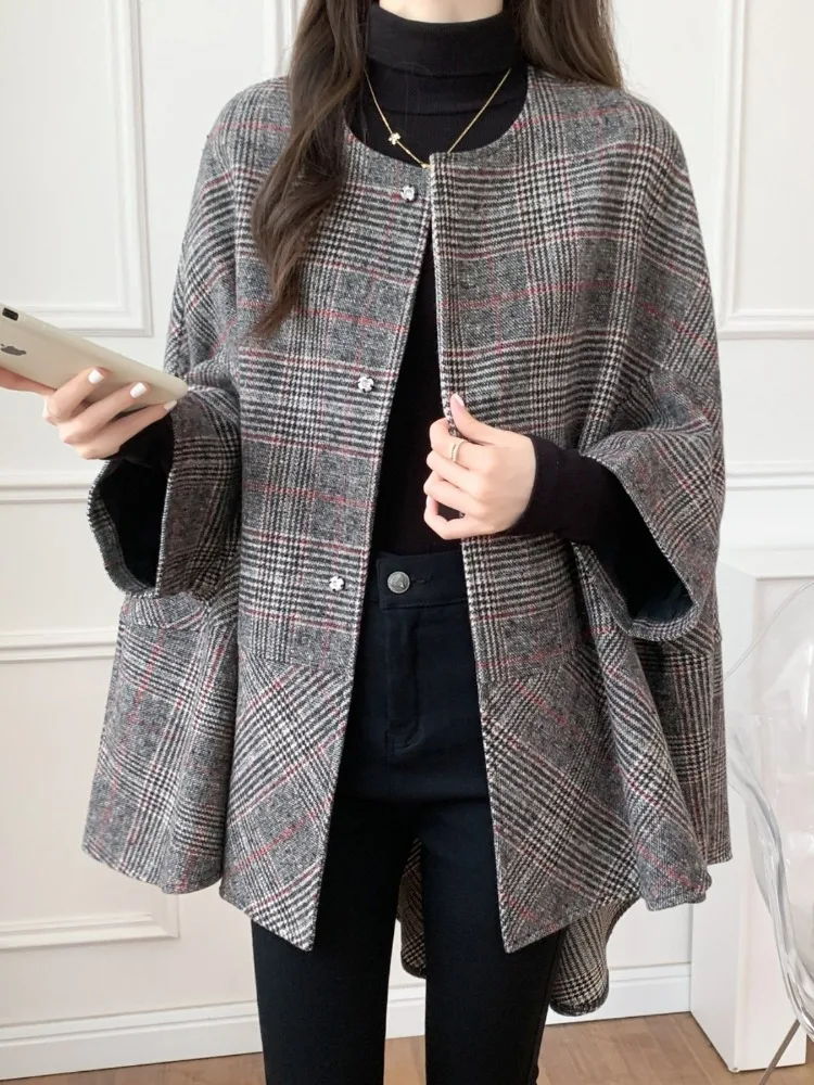 เสื้อคลุมคาร์ดิแกนลายสก็อตเรโทรเรียบง่ายสำหรับผู้หญิง ทรงหลวม ไซส์ใหญ่ สไตล์ลำลอง แมทช์ได้กับทุกชุด คอวี  สำหรับฤดูใบไม้ร่วง