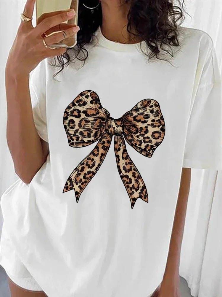 

Женский топ с коротким рукавом и принтом леопардовой доски, Повседневная футболка, Женская трендовая уличная футболка 90-х годов, базовая Винтажная футболка.