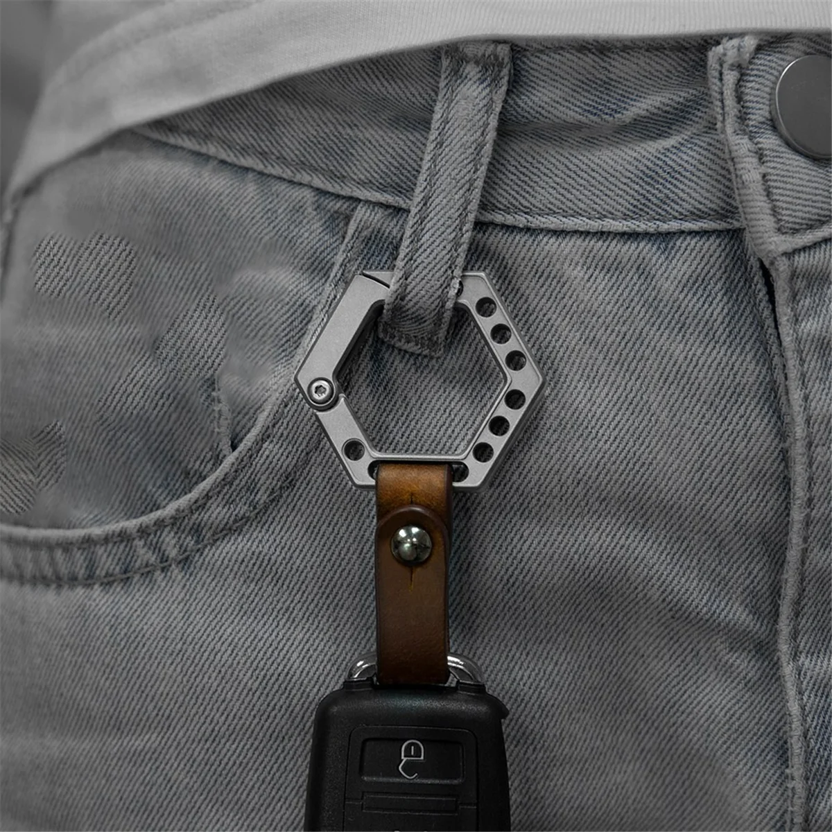 ABQR سبائك التيتانيوم المفاتيح سيارة المفاتيح قلادة أداة تأجير المفاتيح العامة