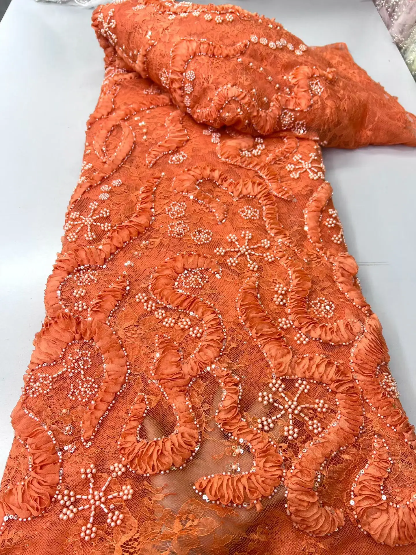 

Роскошная оранжевая африканская 3D кружевная ткань для свадебных платьев, кружевной материал ручной работы с бисером, нигерийская французская сетка, высокое качество, 2026 M241-1