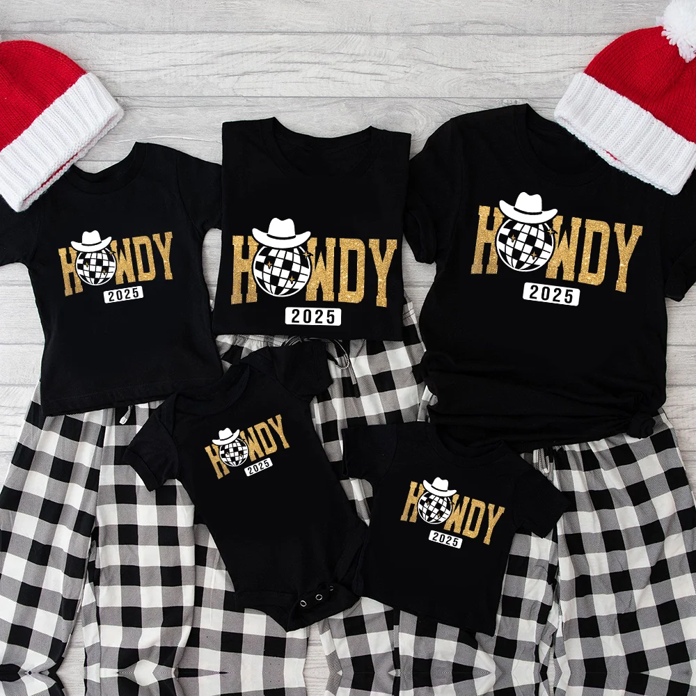 Howdy 2025 Family Matching Outfits Dad Mom Kids Shirt Baby Bodysuit Family Clothes New Year Party Celebration Shirts