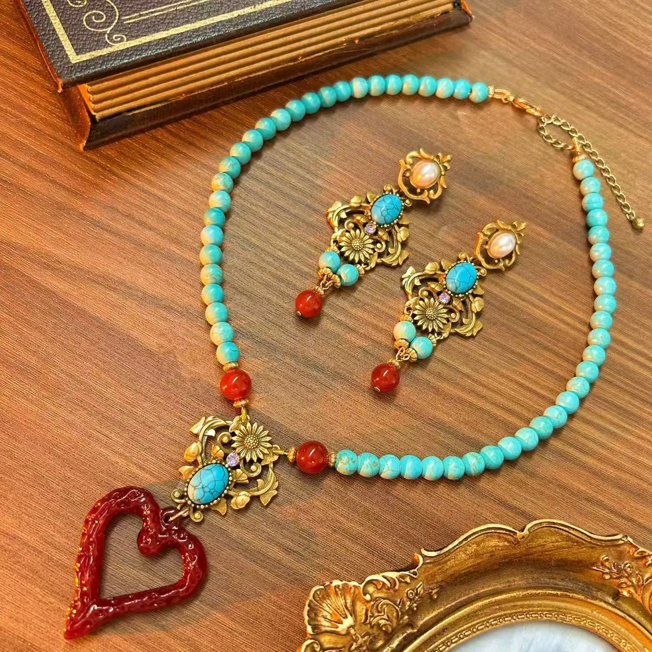 [Old Times]Vintage Medieval Heart Turquoise Beaded Necklace Retro Palace Tassel Exaggerated Distressed Metal Neck Jewelry 0034