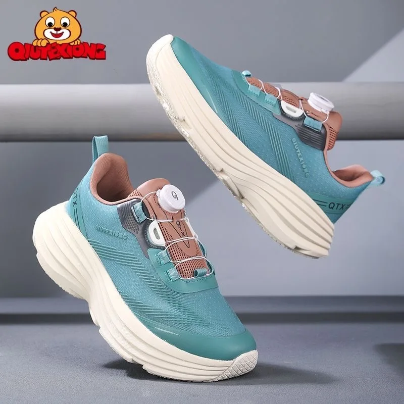 2026 New Running Shoes Unisex Black Gray Sports Shoes For Men Women Quick Lacing Training Shoes Couples Soft Sole Gym Sneakers