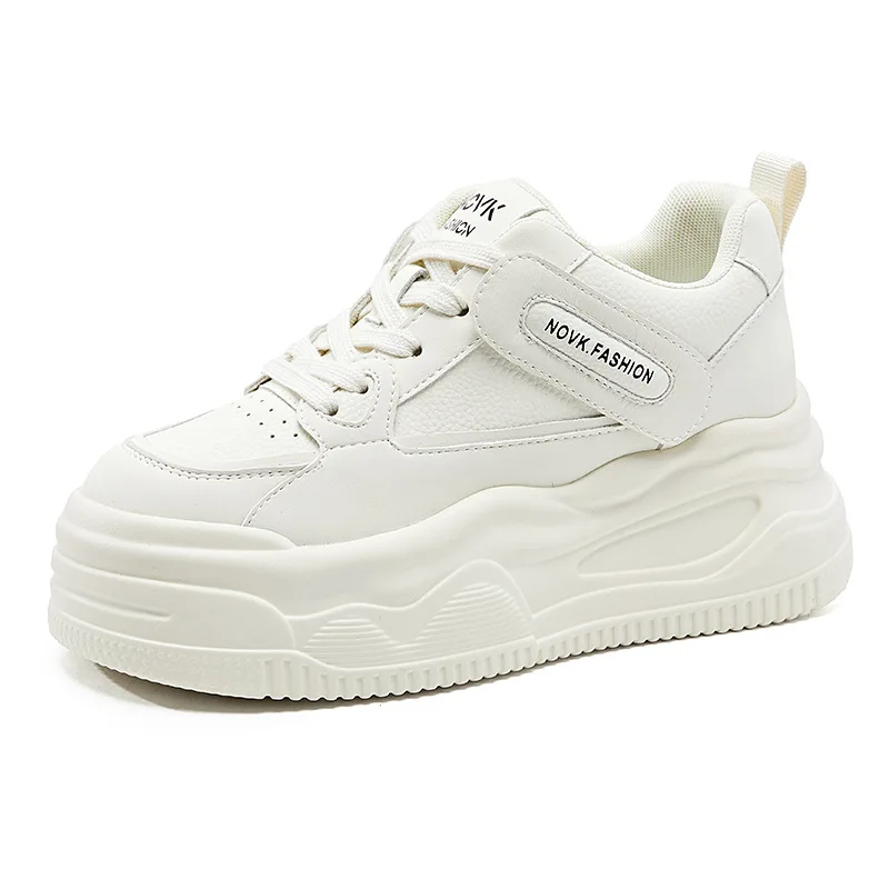 

Женские дышащие сетчатые кроссовки 8,5 см, осенние новые стильные универсальные повседневные спортивные белые туфли на толстой подошве, удобные универсальные кроссовки