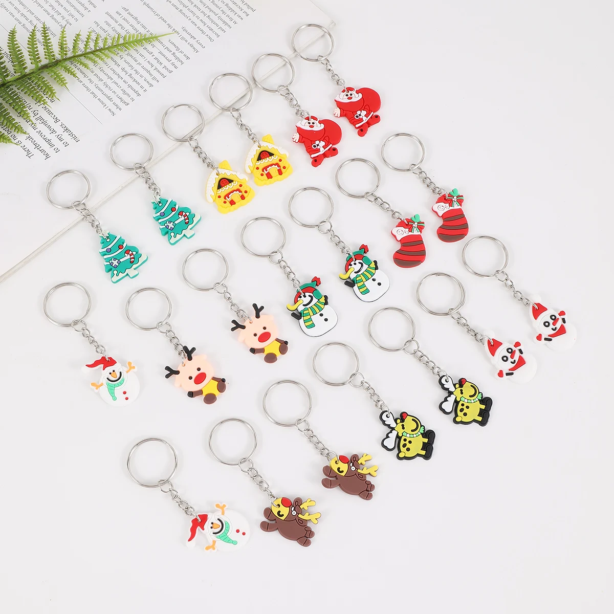 20pcsPVC Cartoon Christmas keychain keyrings for party gifts Christmas supplies back to school gifts