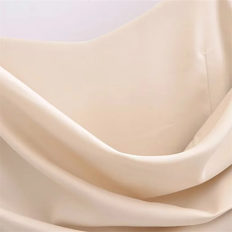 KEYANKETIAN 2024 nowa premiera damska wewnętrzna satynowa sukienka na ramiączkach po prostu seksowna szczupła plisa dekoracja bez pleców z rozcięciem w połowie sukienka do łydki