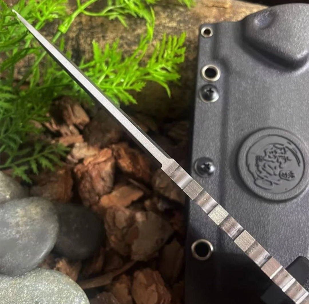 Coltello a lama fissa a durezz - Dive Knife Titanium recensione e prezzo
