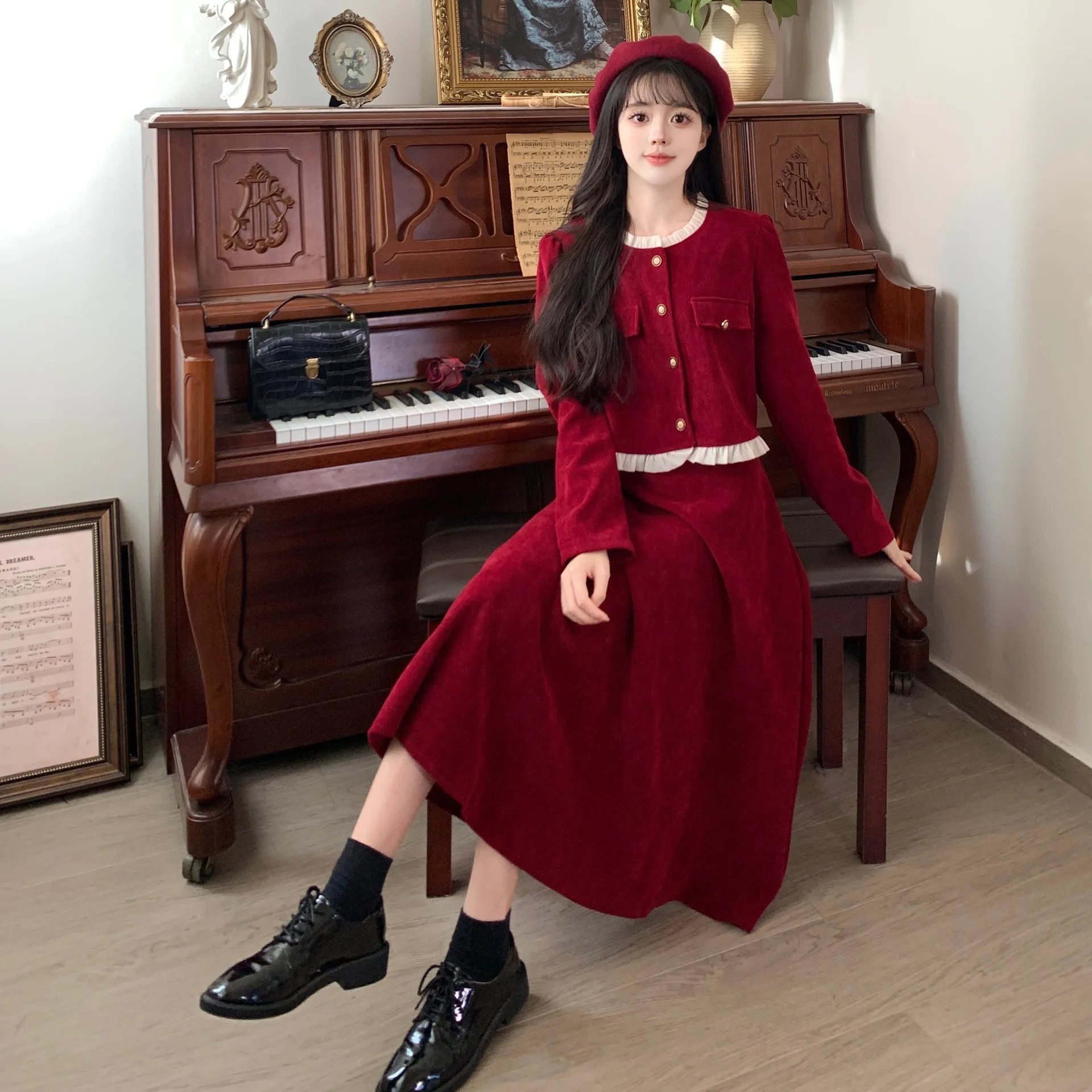 2025 Women's Autumn and Winter Small Fragrant Style Set Skirt Slimming Top Large French Red Corduroy Half Body Dress