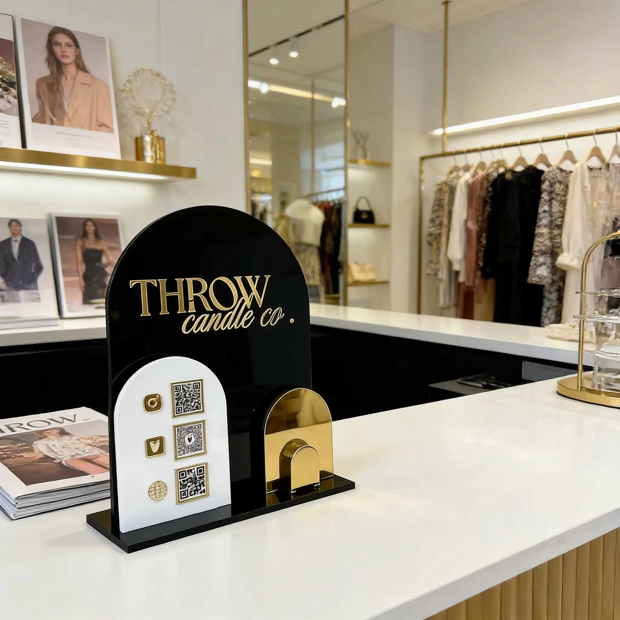 Niestandardowy kod QR 3D do mediów społecznościowych, skanowanie do płatności, niestandardowe logo, akrylowe tabliczki z kodem QR Instagram z podstawką i uchwytem na kartę.