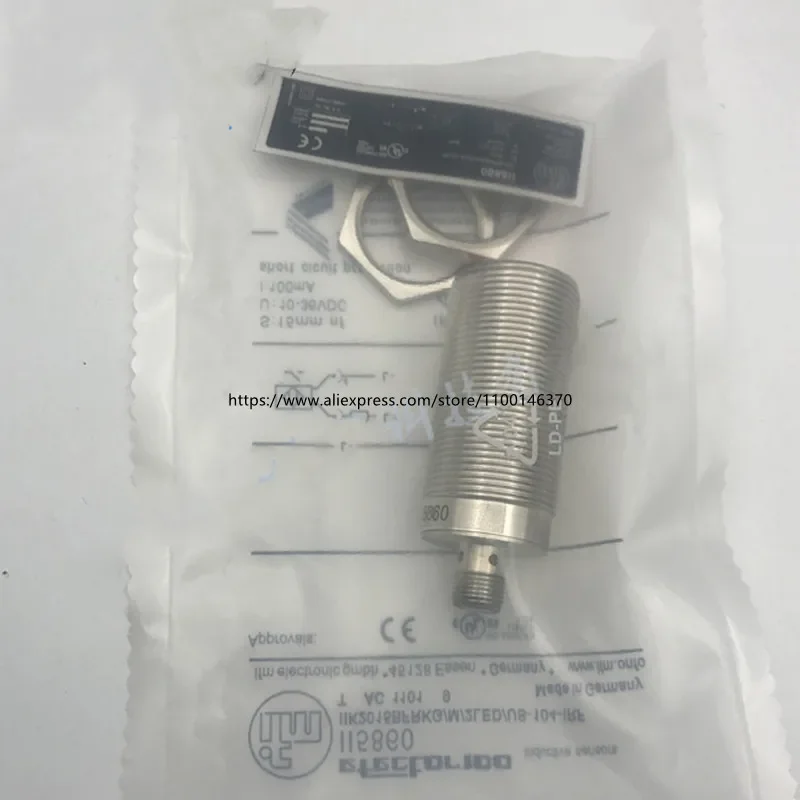

2Pcs New II5913 II5914 II5916 II5917 proximity switch capacitor sensor