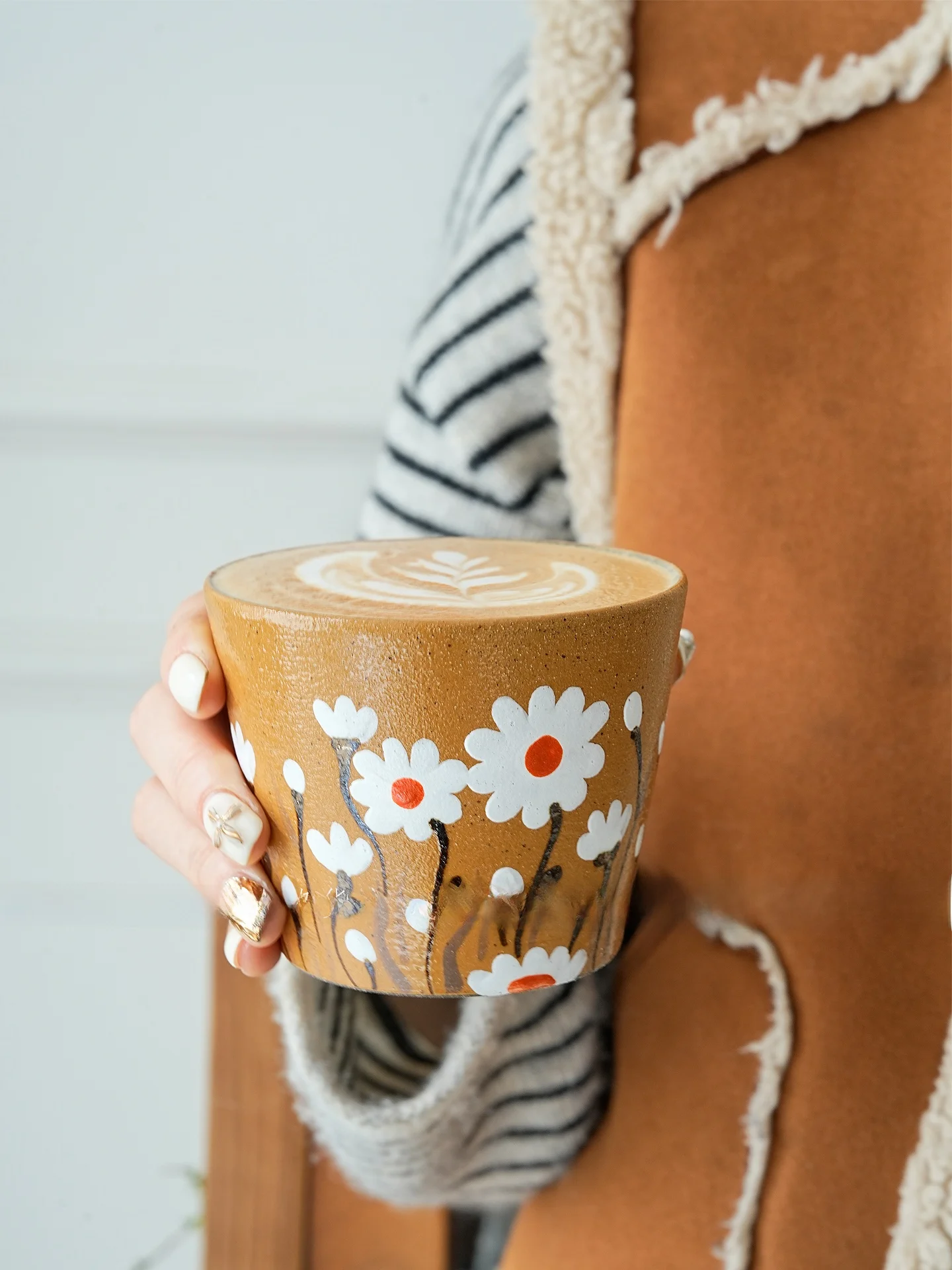 jingdezhen-hand-painted-metal-fini-daisy-pig-mouth-cerc-coffee-cup-purple-clay-latte-art-cup-retro-unique-owner's-cup