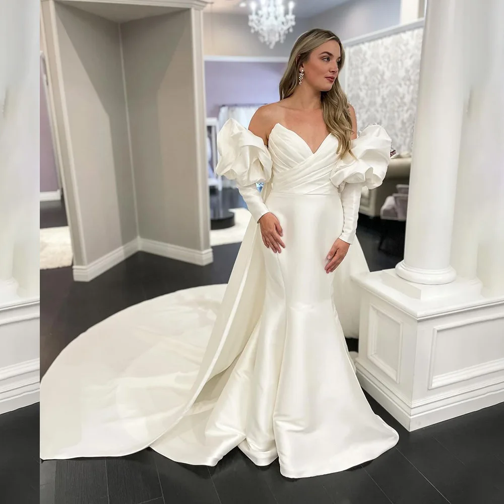 Modest Off the Shoudler Pleated Wedding Dress with Detachable Puff Sleeve and Court Mermiad Satin Wedding Gown vestidos de novia