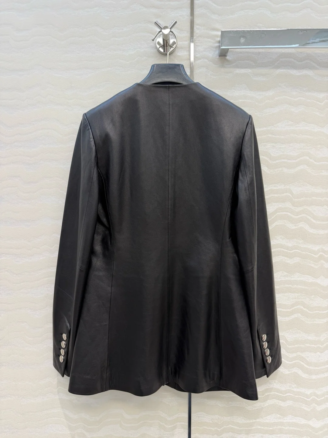 2026 New Women's Leather Jacket 100% Sheepskin Jacket V-Neck Waist Cinched Mid Length High Quality Simple Versatile Unisex