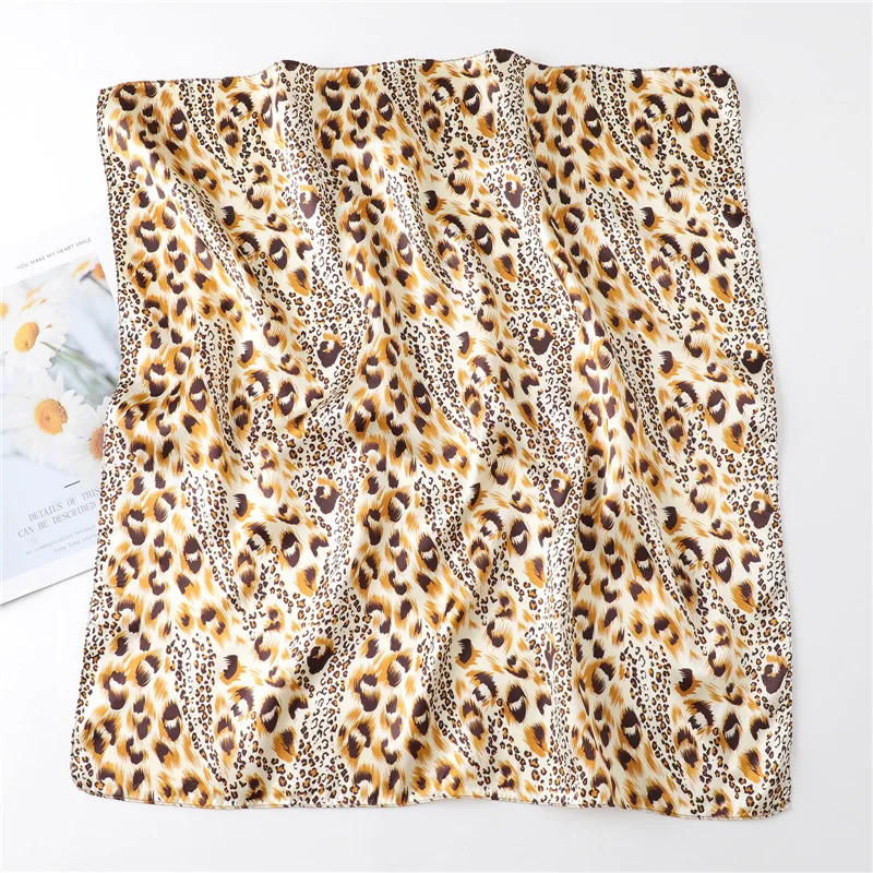 Bandanas quadradas com impressão leopardo para mulheres, lenço de seda cetim, turbante para menina, lenço de cabeça e pescoço feminino, nova moda,