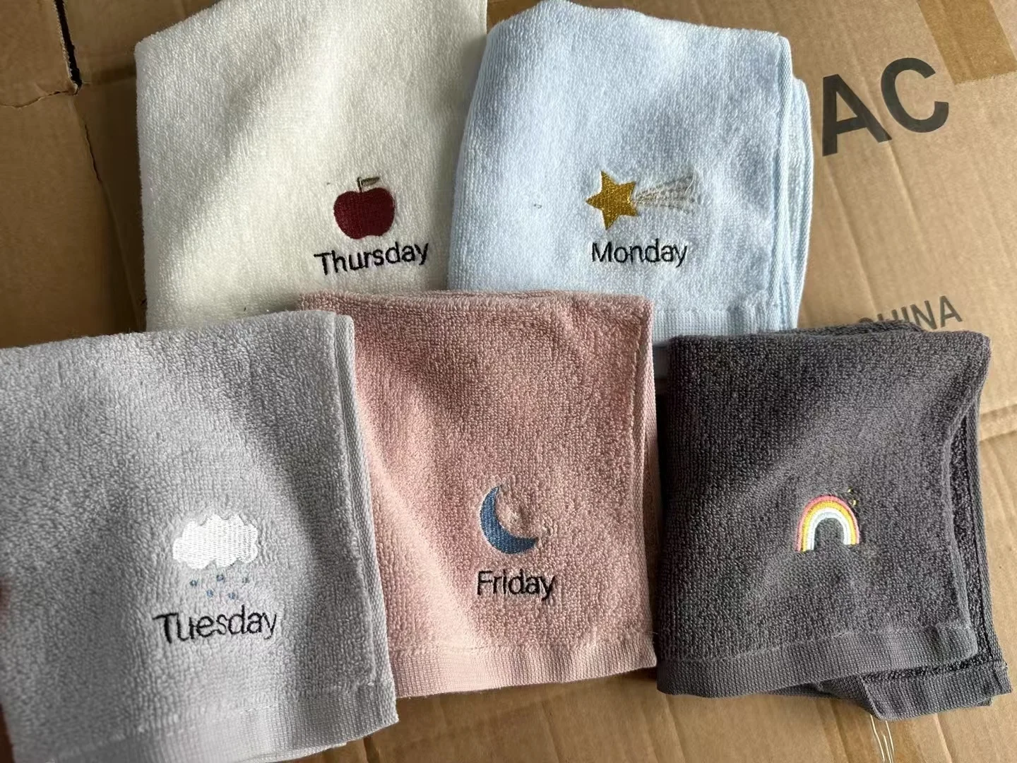 Large Size Pure Cotton Embroidered Thick Towel Face Wash Cloth Absorbent Soft Fabric Household Essential Standard Thickness